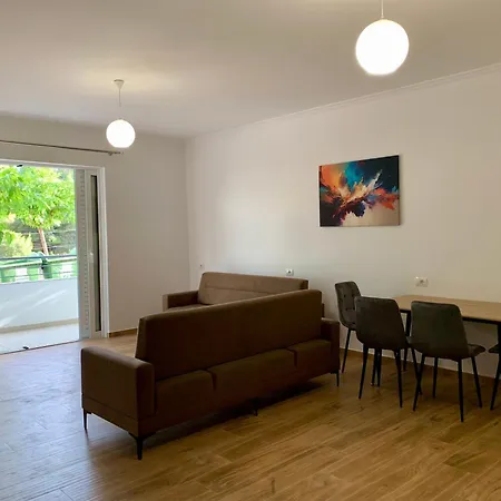 Maxus Apts Sarandë
